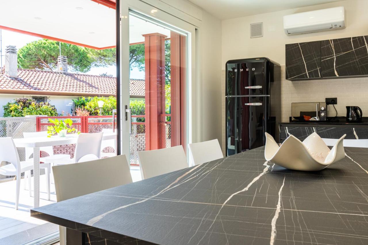 Villa Cisa Con Yacuzzi ลินญาโน ซับเบียโดโร ภายนอก รูปภาพ