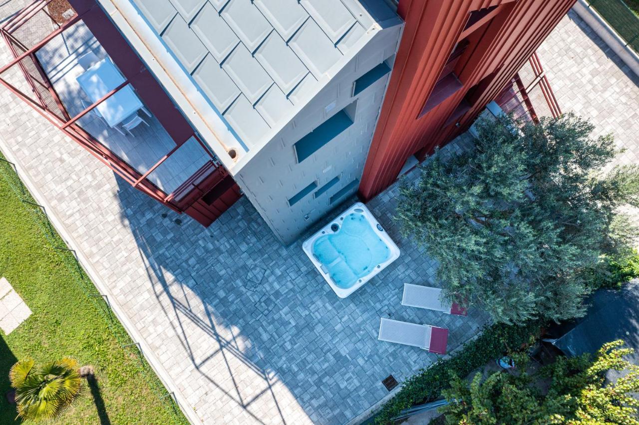 Villa Cisa Con Yacuzzi ลินญาโน ซับเบียโดโร ภายนอก รูปภาพ