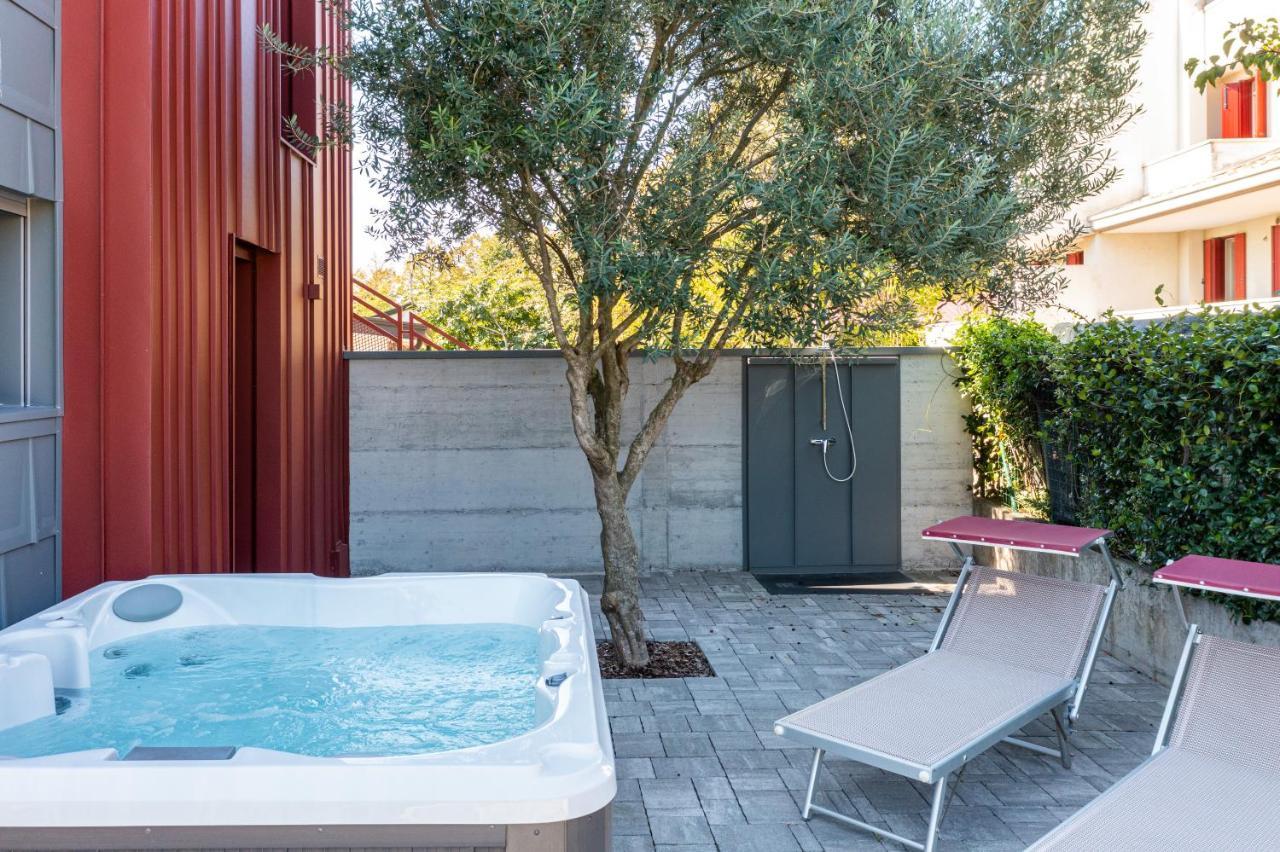 Villa Cisa Con Yacuzzi ลินญาโน ซับเบียโดโร ภายนอก รูปภาพ