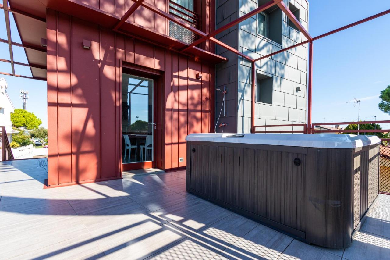 Villa Cisa Con Yacuzzi ลินญาโน ซับเบียโดโร ภายนอก รูปภาพ