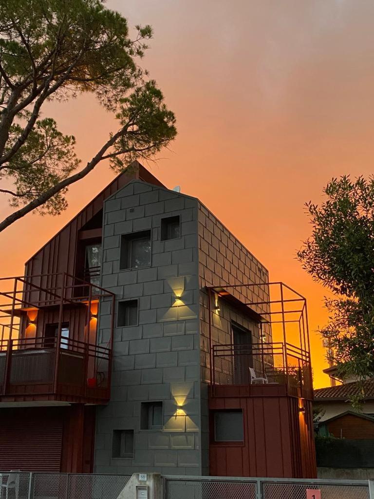 Villa Cisa Con Yacuzzi ลินญาโน ซับเบียโดโร ภายนอก รูปภาพ